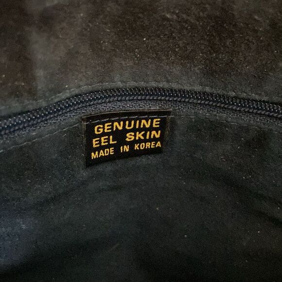 VTG, GENUINE EEL SKIN MADE IN KOREA Elegant Blue Clutch with Gold Chain - Picture 13 of 16